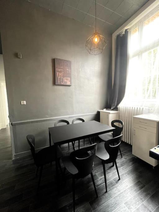 Agreable Maison De Ville Dans La Plus Belle Avenue Orléans Buitenkant foto